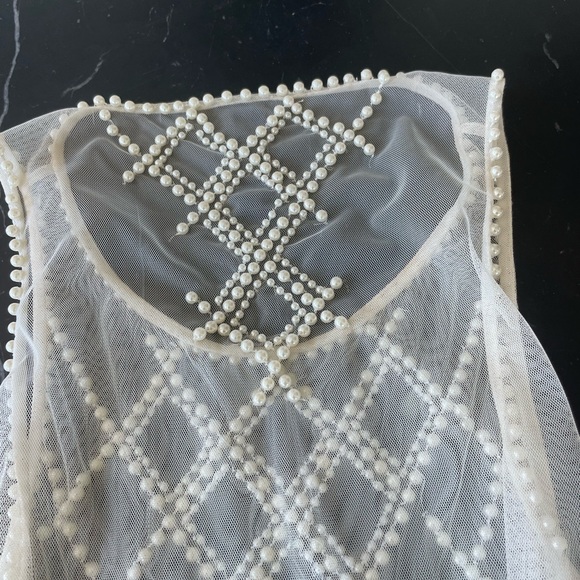 Marc Cain Sheer/Pearl tank overlay - Picture 1 of 3